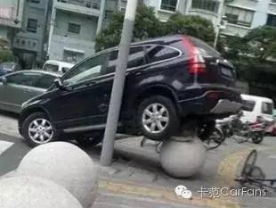 搞笑汽车突发事故，搞笑奇葩车祸 
