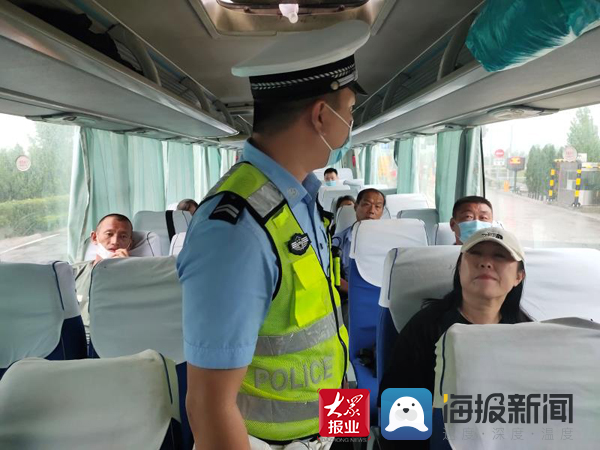 交警新闻头条，高速路况实时更新，交通安全动态大揭秘