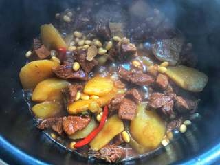 牛肉炖土豆独家，大厨牛肉炖土豆 